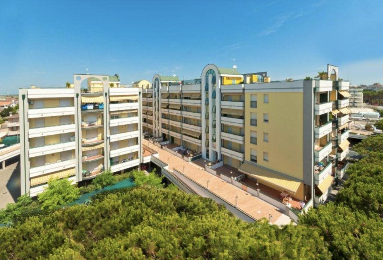 Residence Cristoforo Colombo - Carraro Immobiliare - Family Apartments Caorle Exterior photo